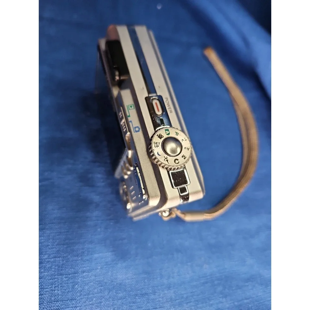 AKAI Digital Camera DS8341 8.1 Mega Pixel Tested Works 8.1mp